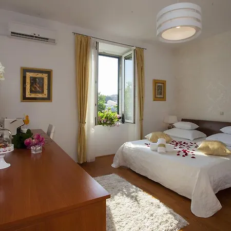 Luxury Duje Gæstehus 4*