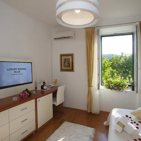 Πανσιόν Luxury Duje 4*